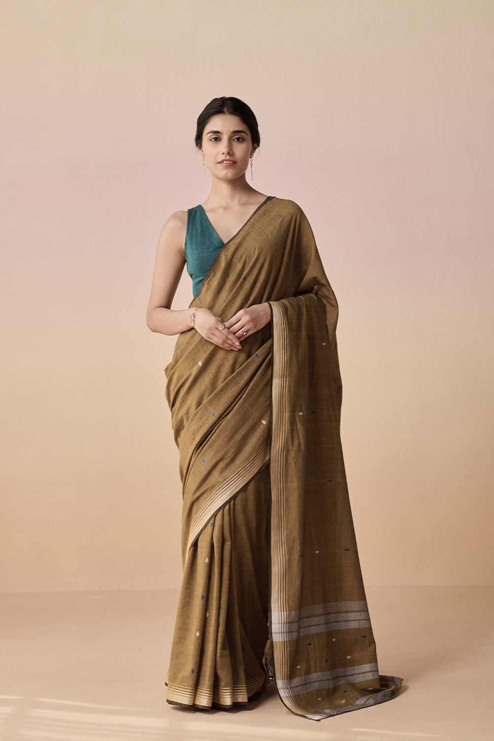 Shri Dressfolk
