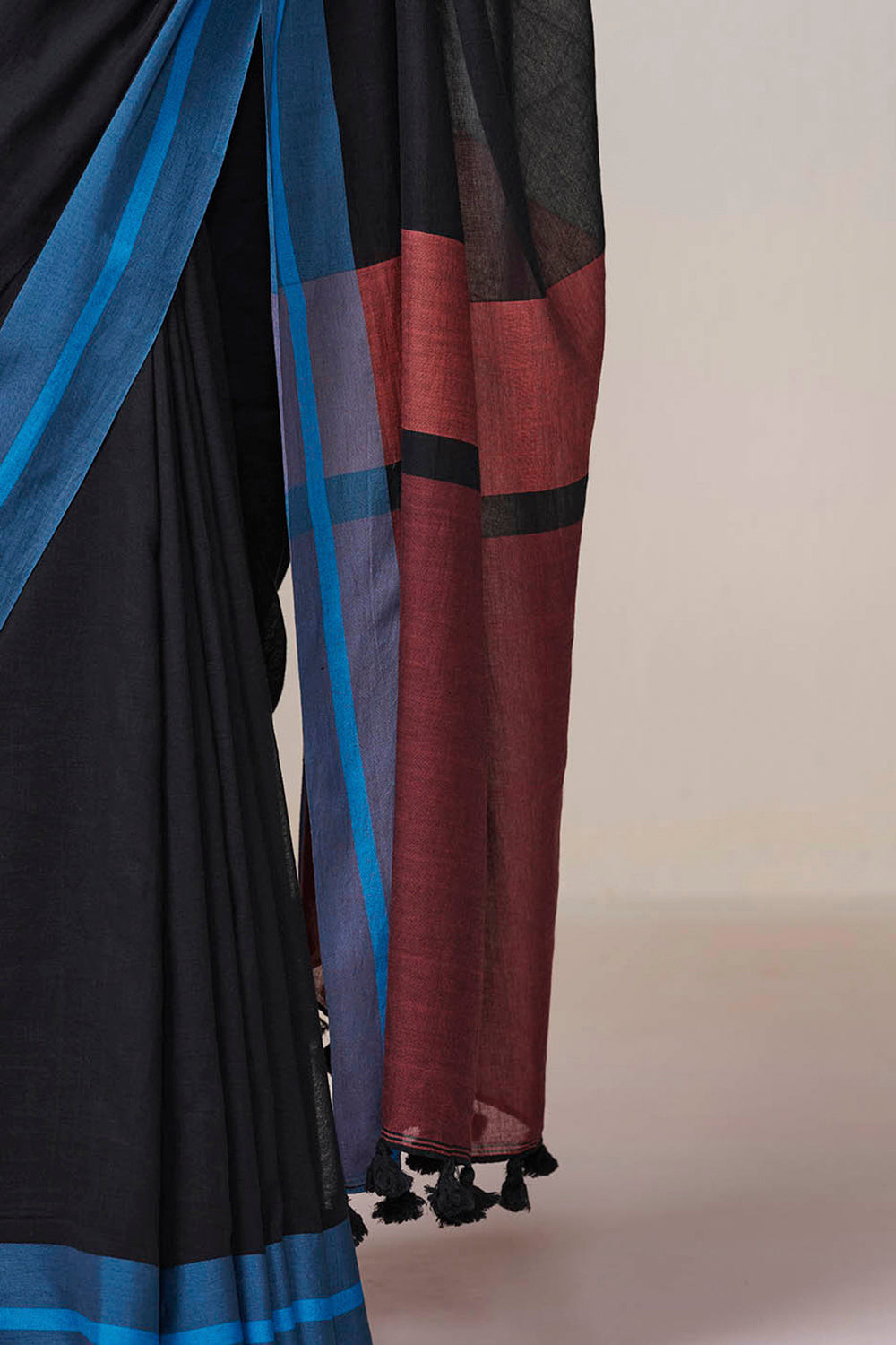 Madhunisha Dressfolk