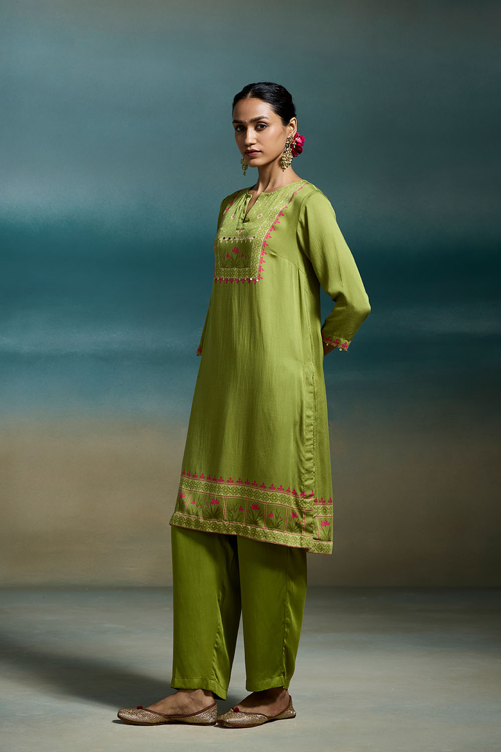 Kiyana Dressfolk