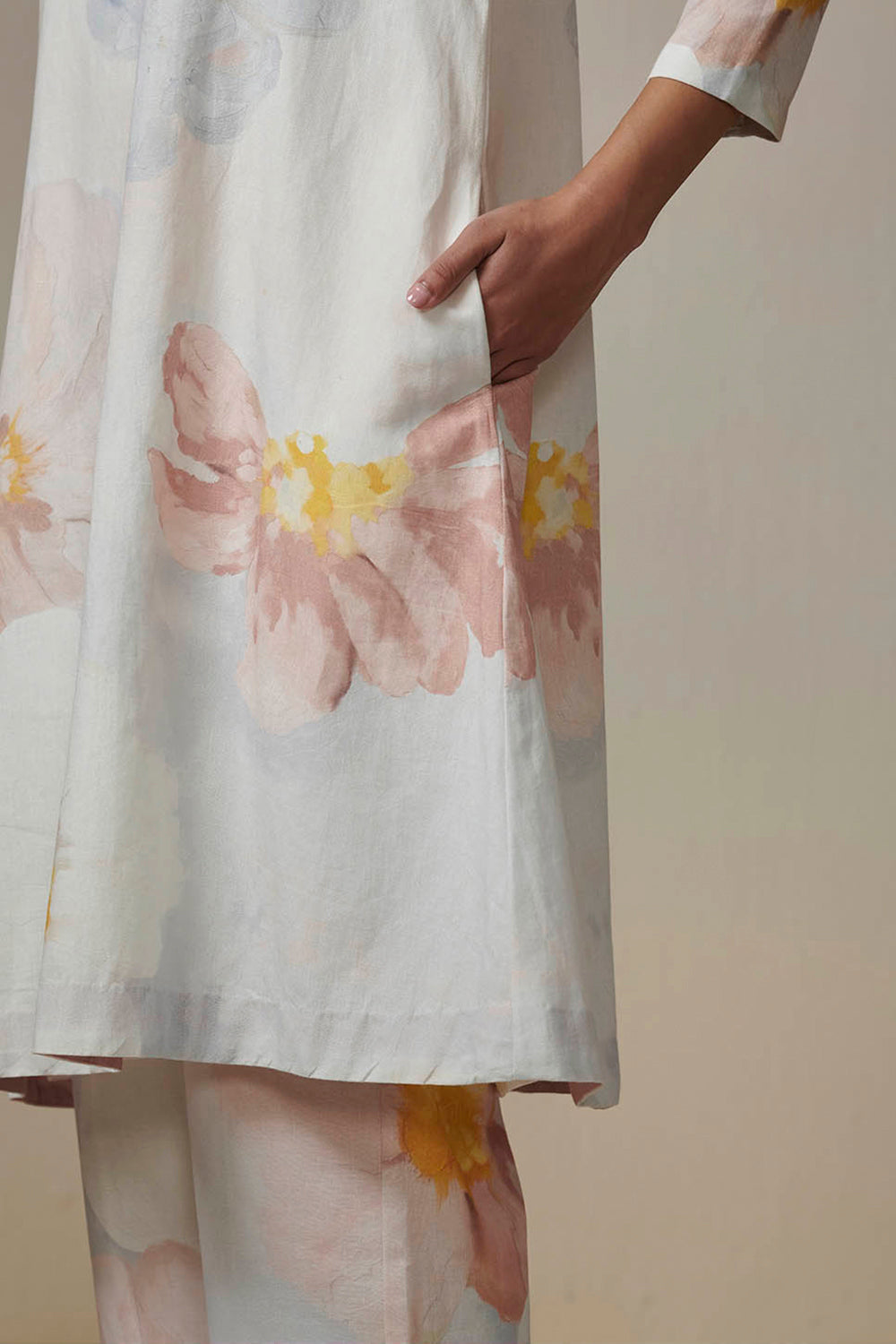 Whispering Fantasy Dressfolk