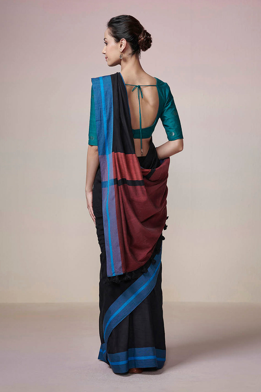 Madhunisha Dressfolk