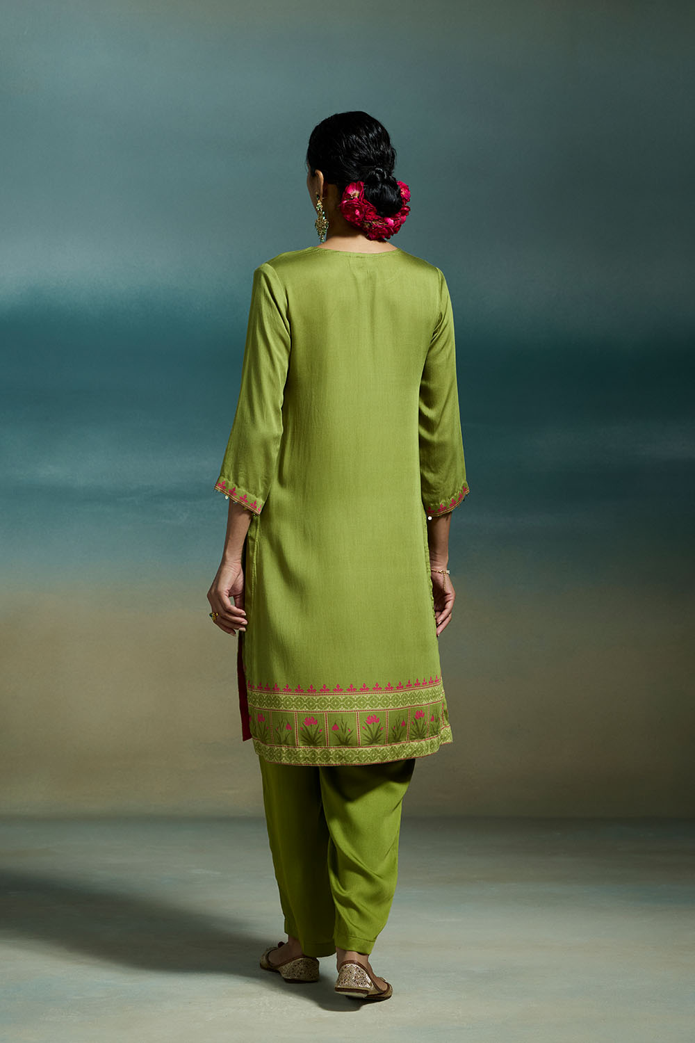 Kiyana Dressfolk