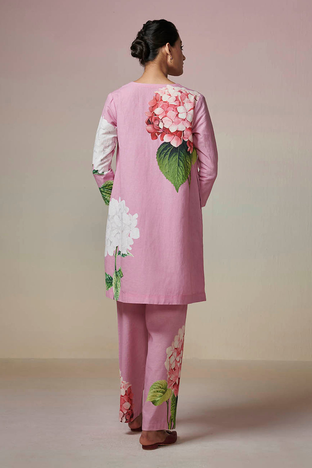 Shubhika Dressfolk