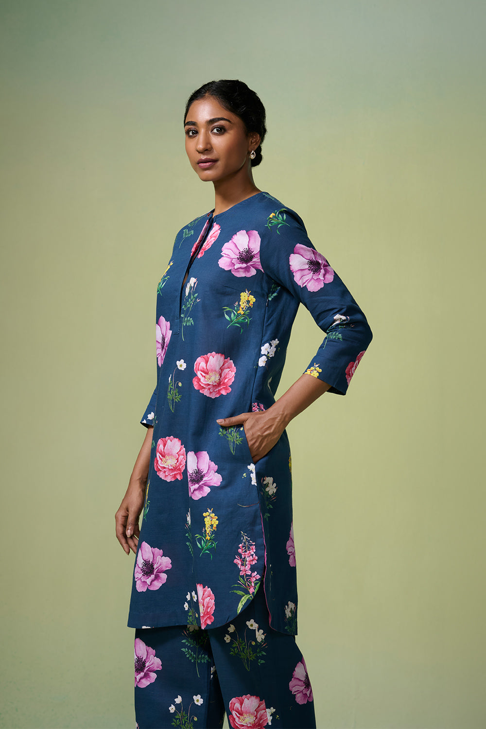 Nisha Dressfolk