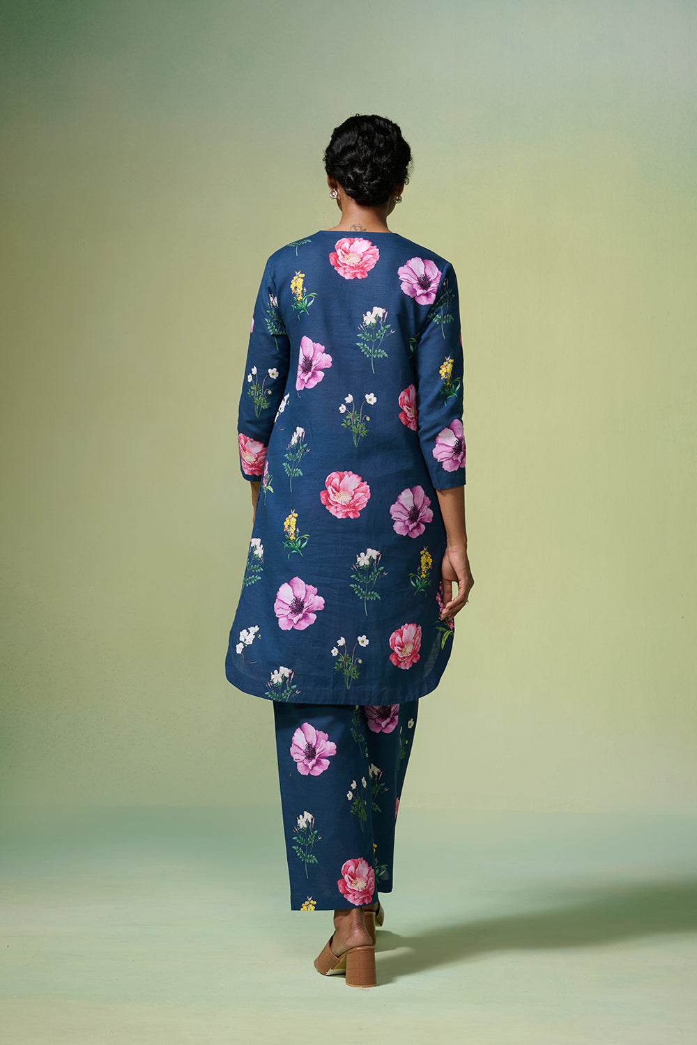 Nisha Dressfolk