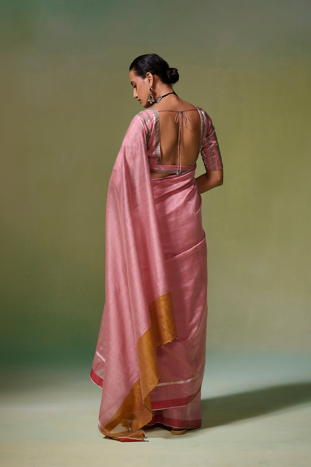 Anahira Dressfolk