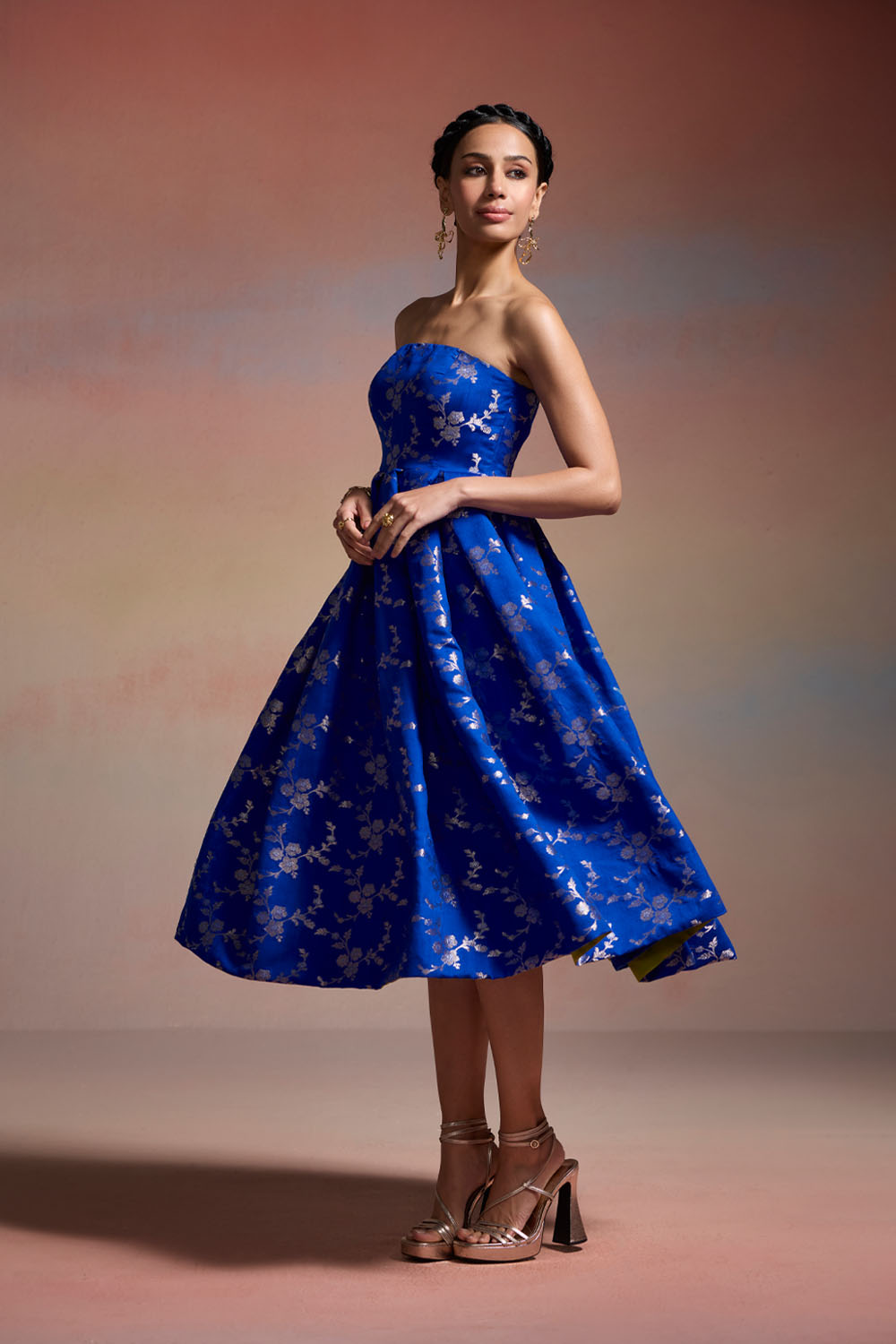 Mystic Neel Dressfolk