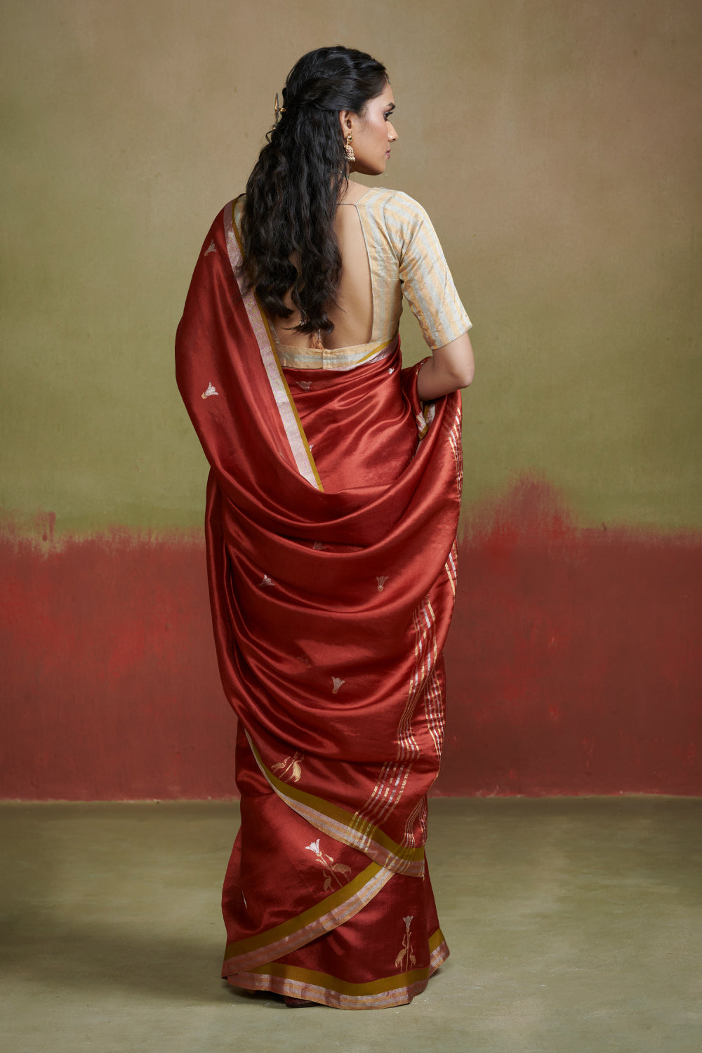 Hansika Dressfolk