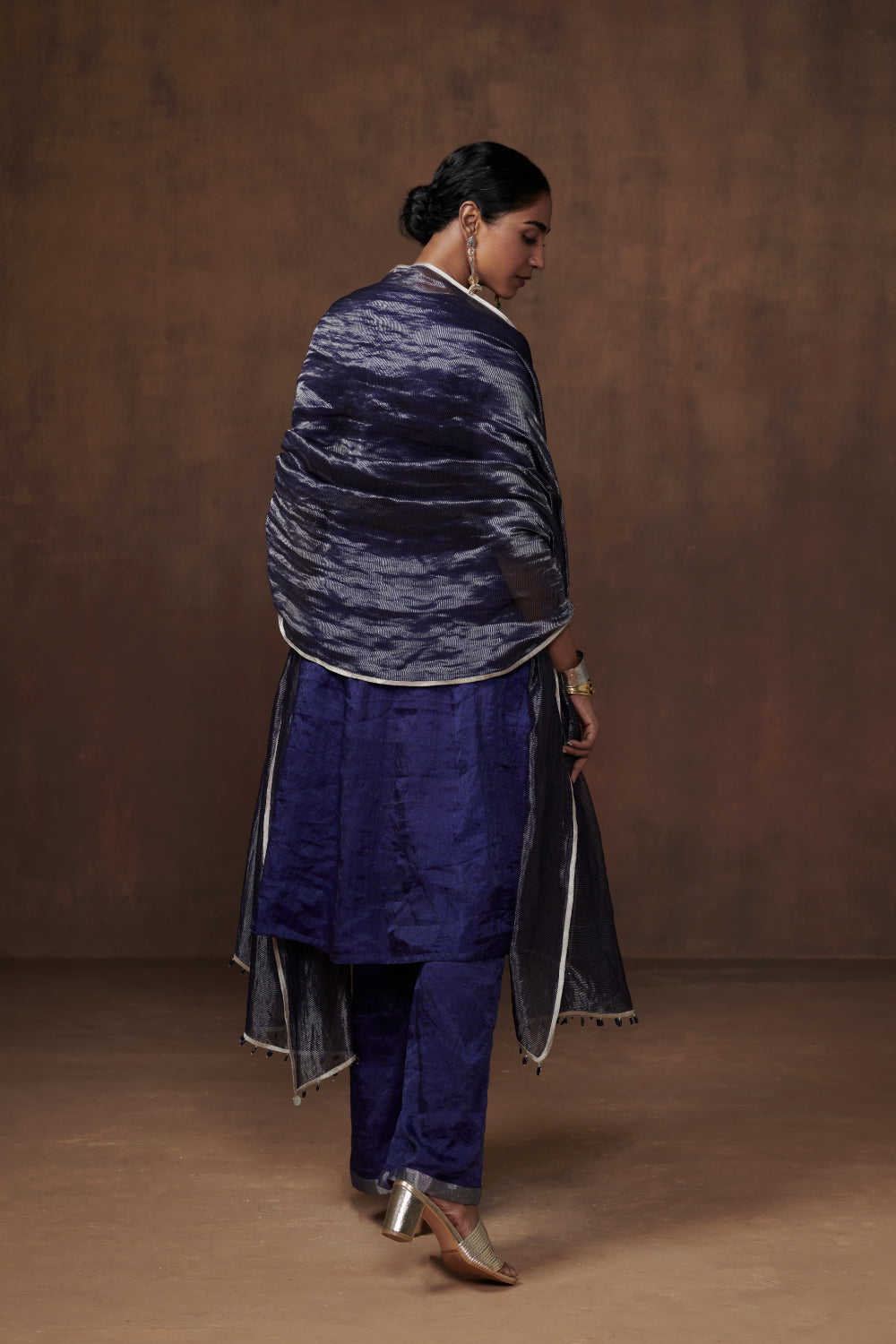 Nila Dupatta Dressfolk