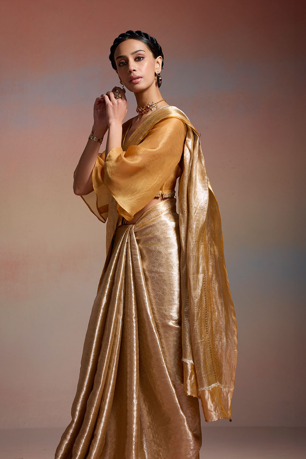 Golden Aura Dressfolk