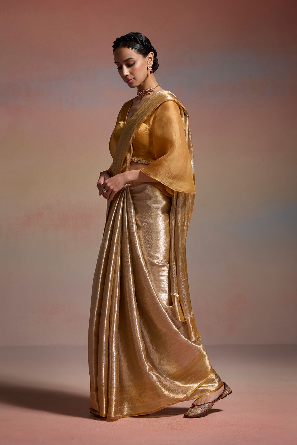 Golden Aura Dressfolk