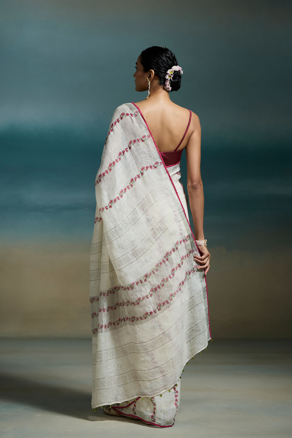 Tuhina Dressfolk