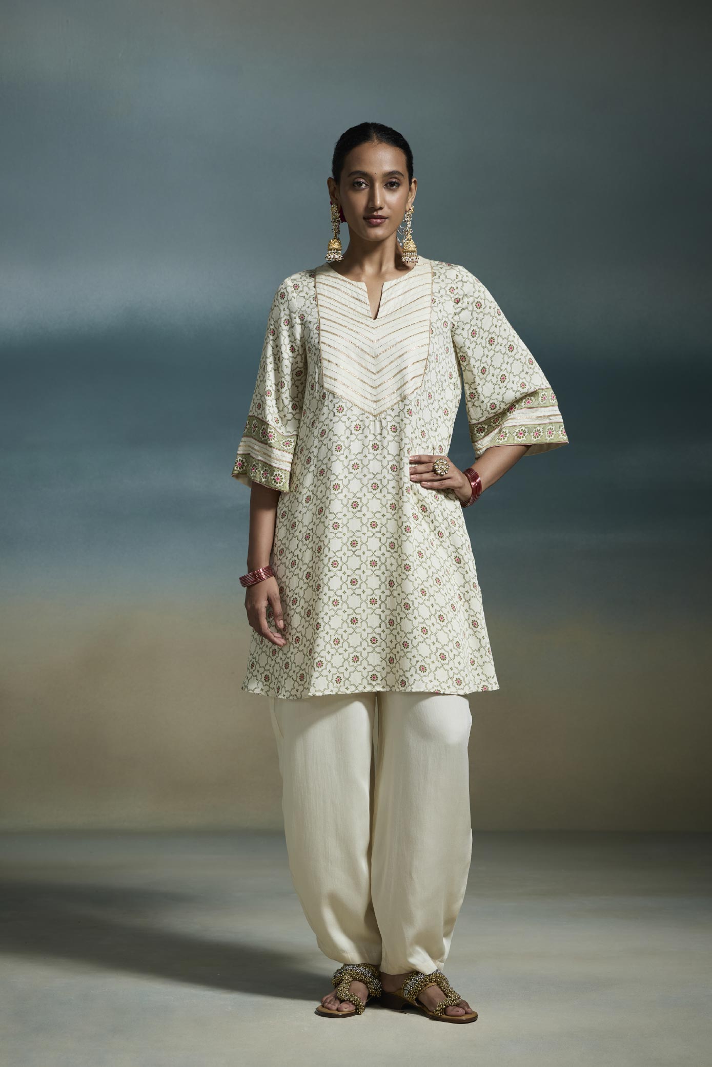 Kshirja Dressfolk