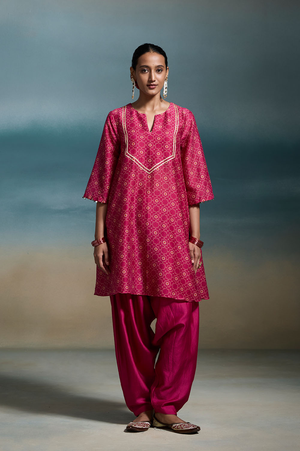 Kritika Dressfolk