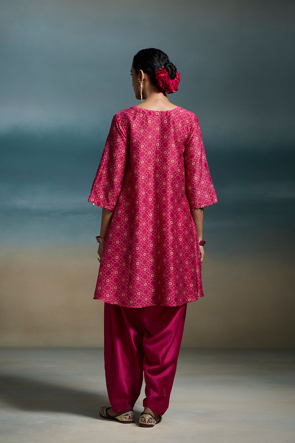 Kritika Dressfolk