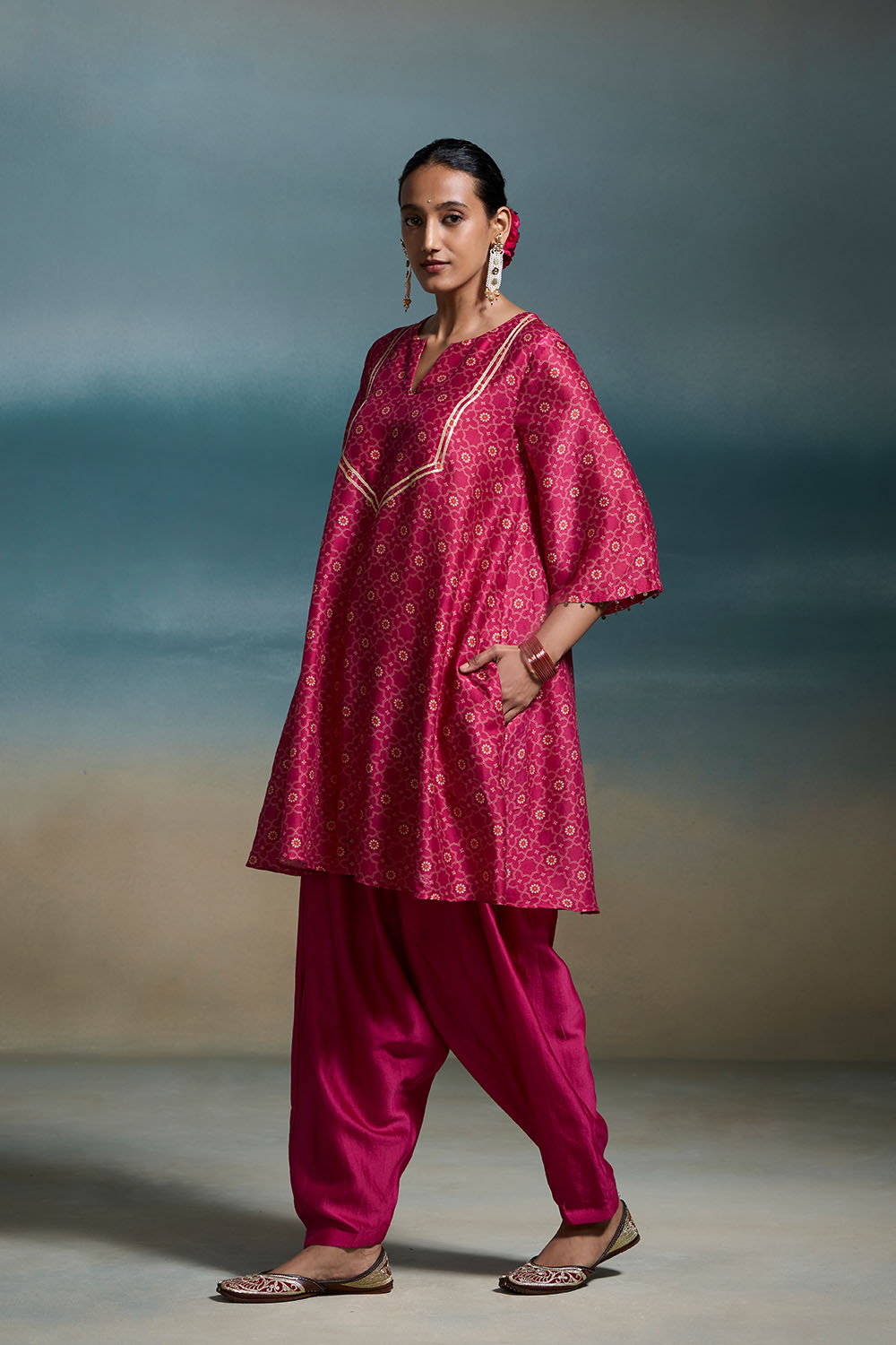 Kritika Dressfolk