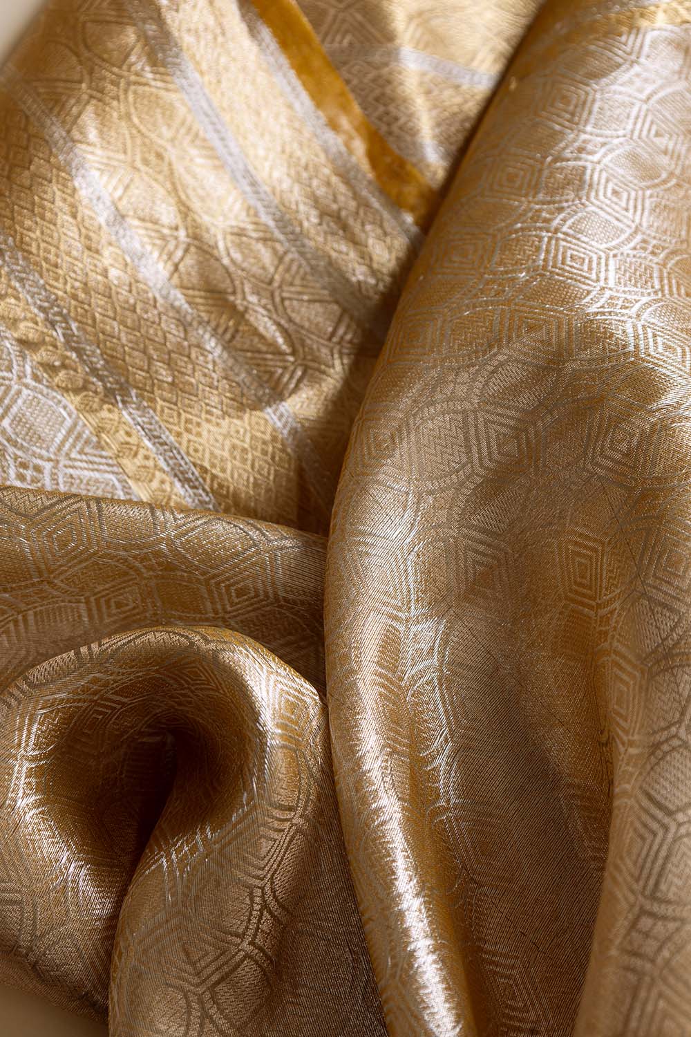 Golden Aura Dressfolk