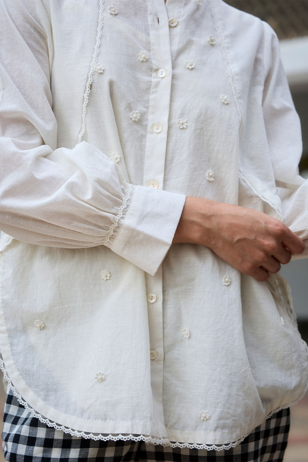 White Petals Dressfolk