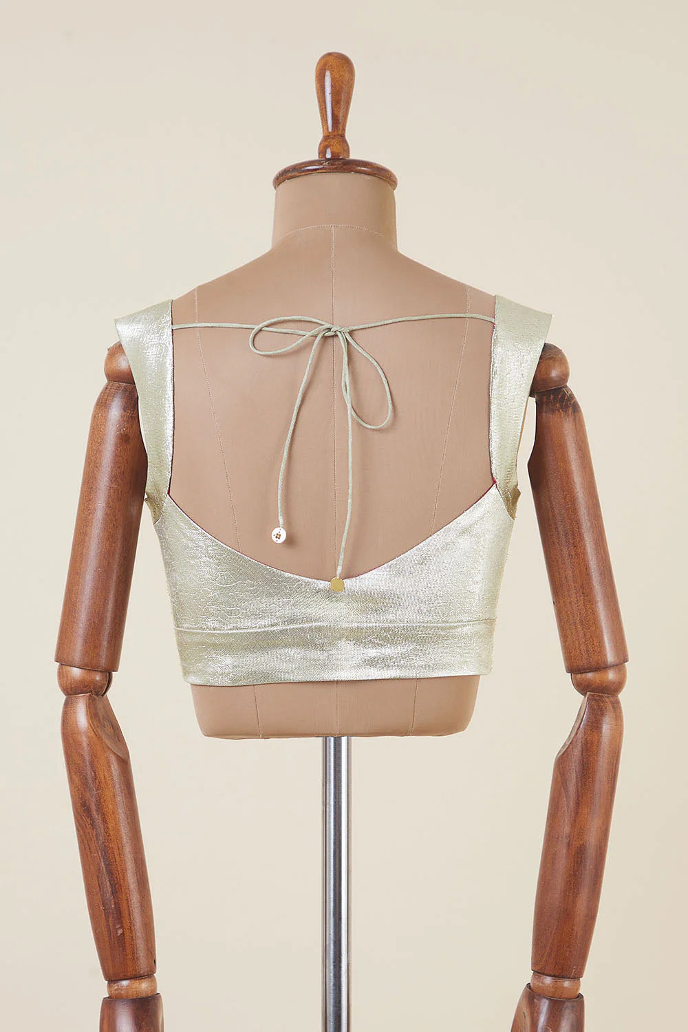 Aaravi Dressfolk