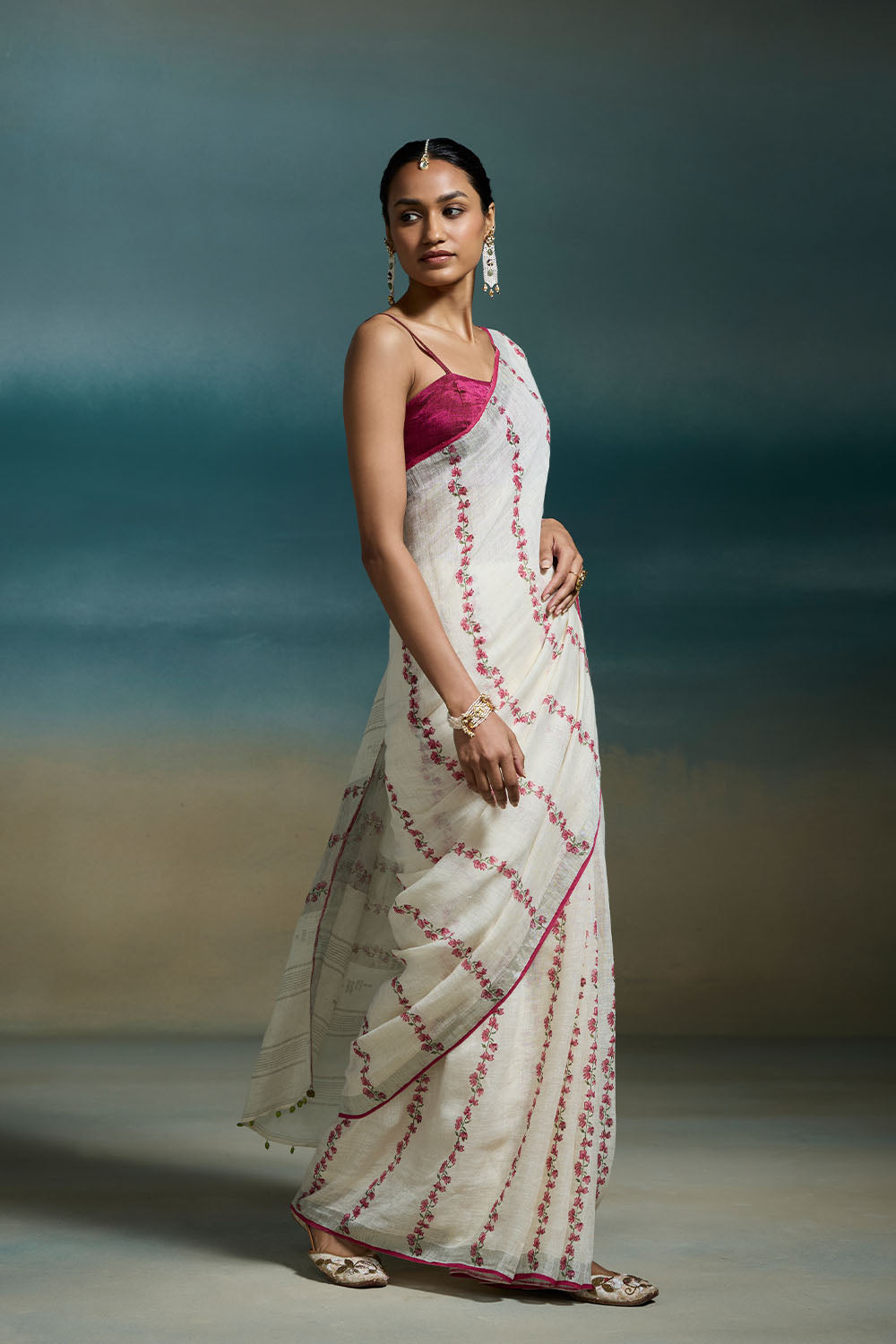 Tuhina Dressfolk